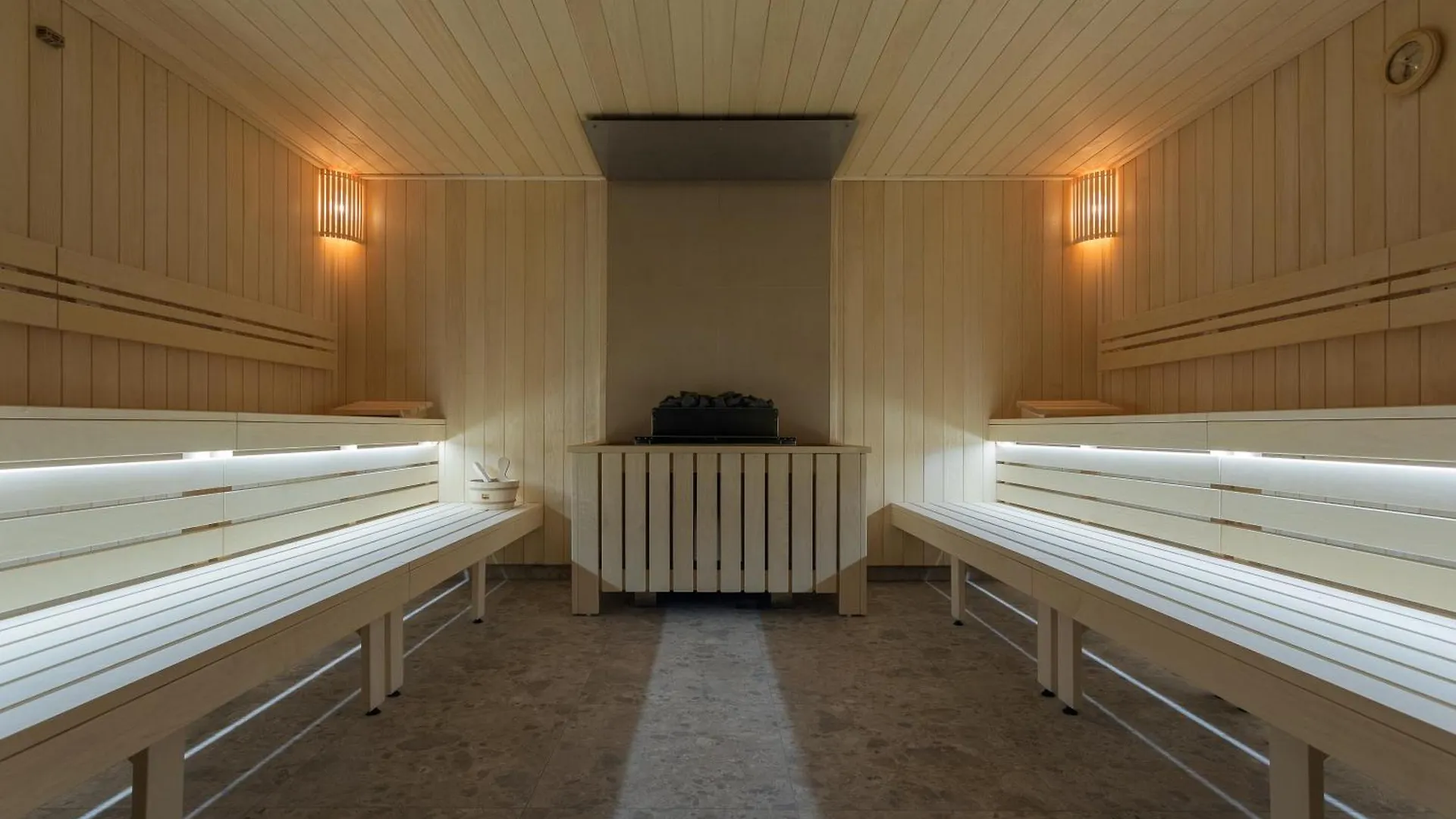 Hunguest Hotel Flora Eger